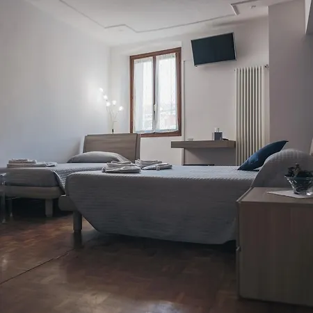 ゲストハウス Residenza Al Castello 4*