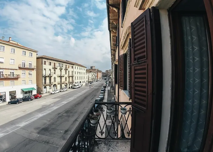 Residenza Al Castello 4* فيرونا